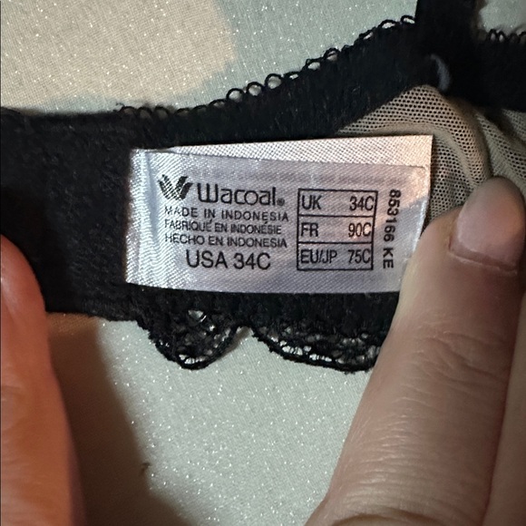 Wacoal black lace 34c - Picture 4 of 4